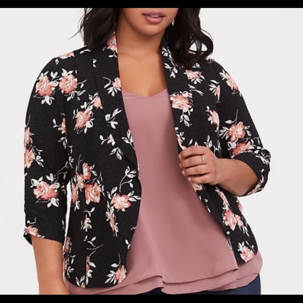 Torrid. Black leopard print and flora crepe blazer. Size 1.